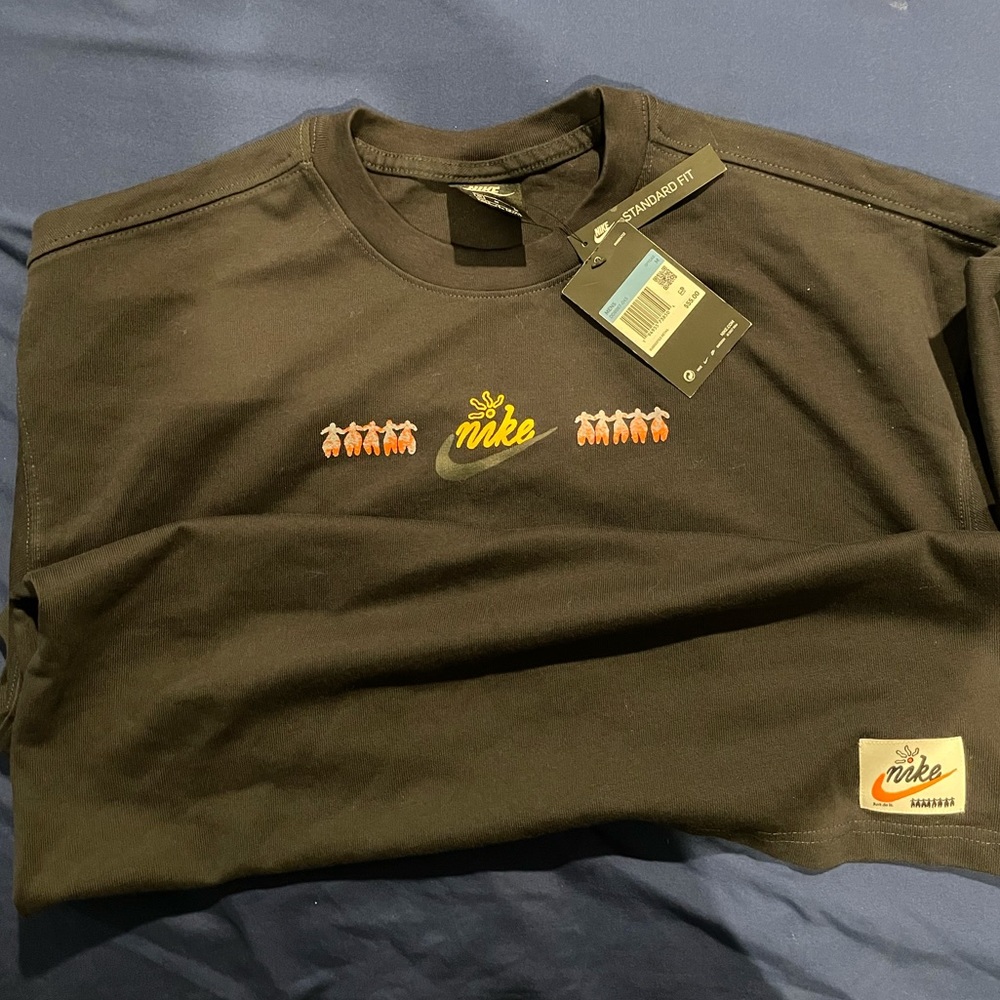 Nike heavy box t shirt size med brand new